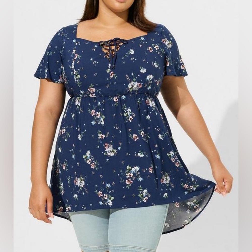 Torrid babydoll challis high low‎ laceup top spring floral medical blue